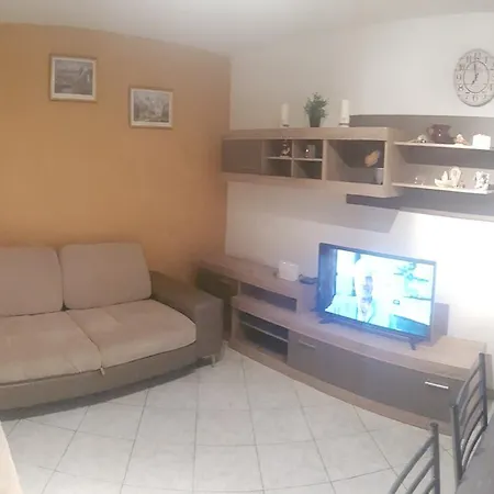 Apartman 4 Kilometar To City Centar Split Exterior photo